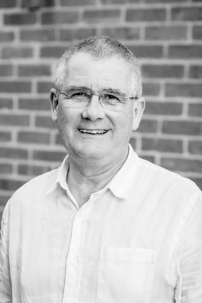 Dan Simmonds – Mast